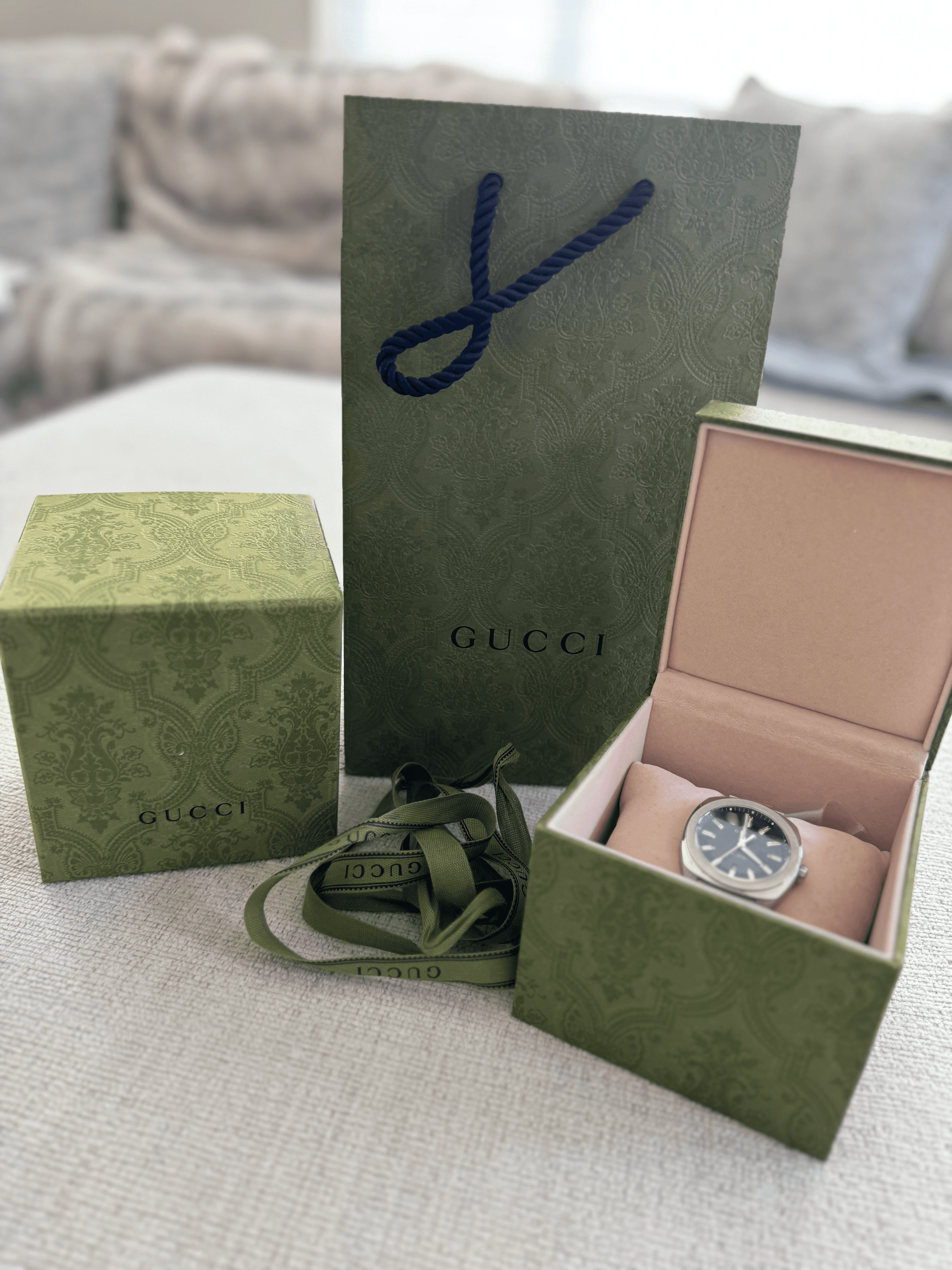 Gucci — Men's Gucci GG2570 Black Dial Stainless Steel Watch YA142301 — photo 1 of 12